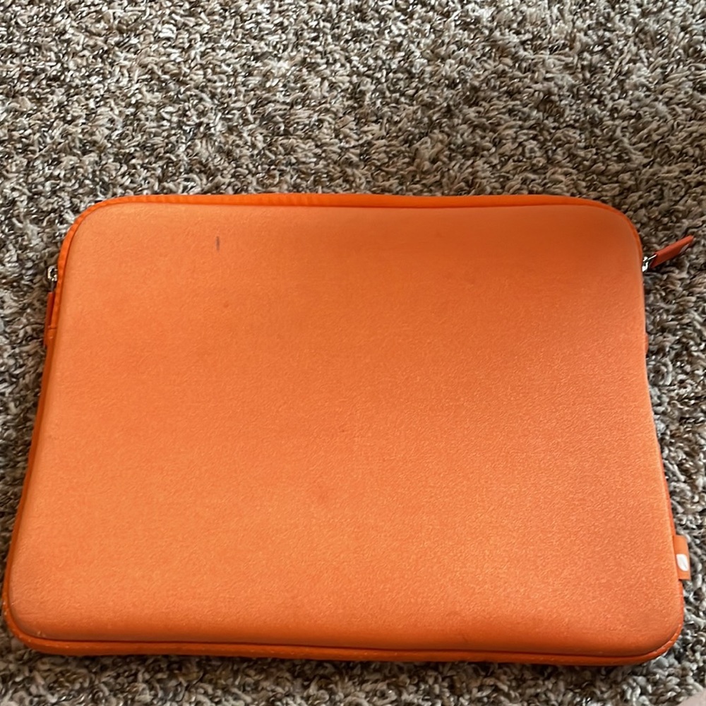 Orange computer case - Picture 2 of 4